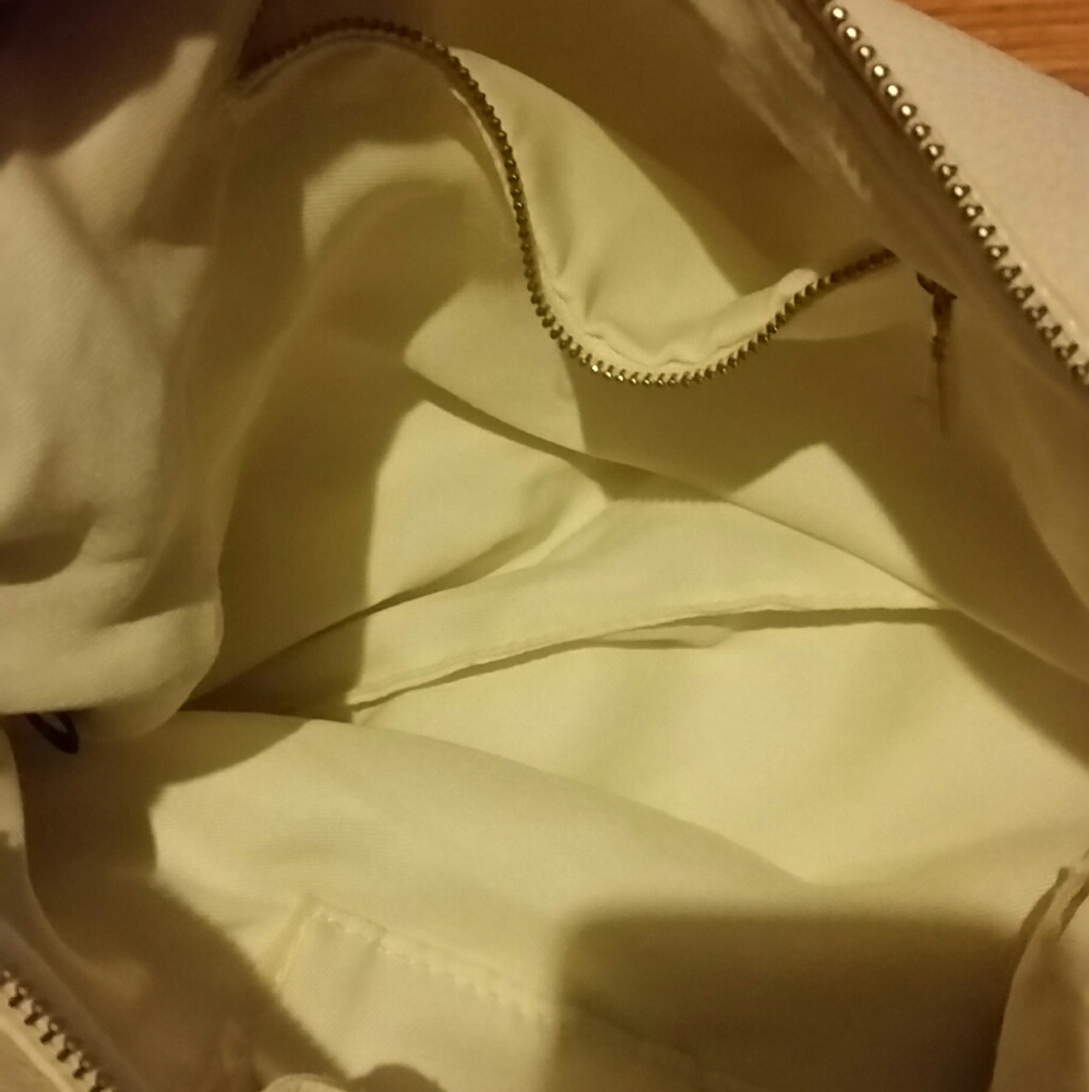 Purse - Picture 2 of 3